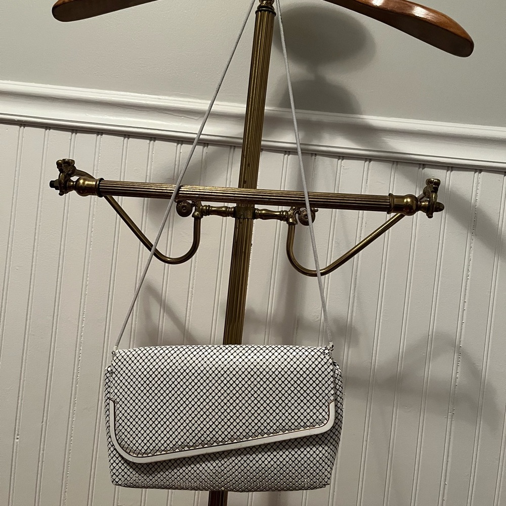 White chainlink vintage purse